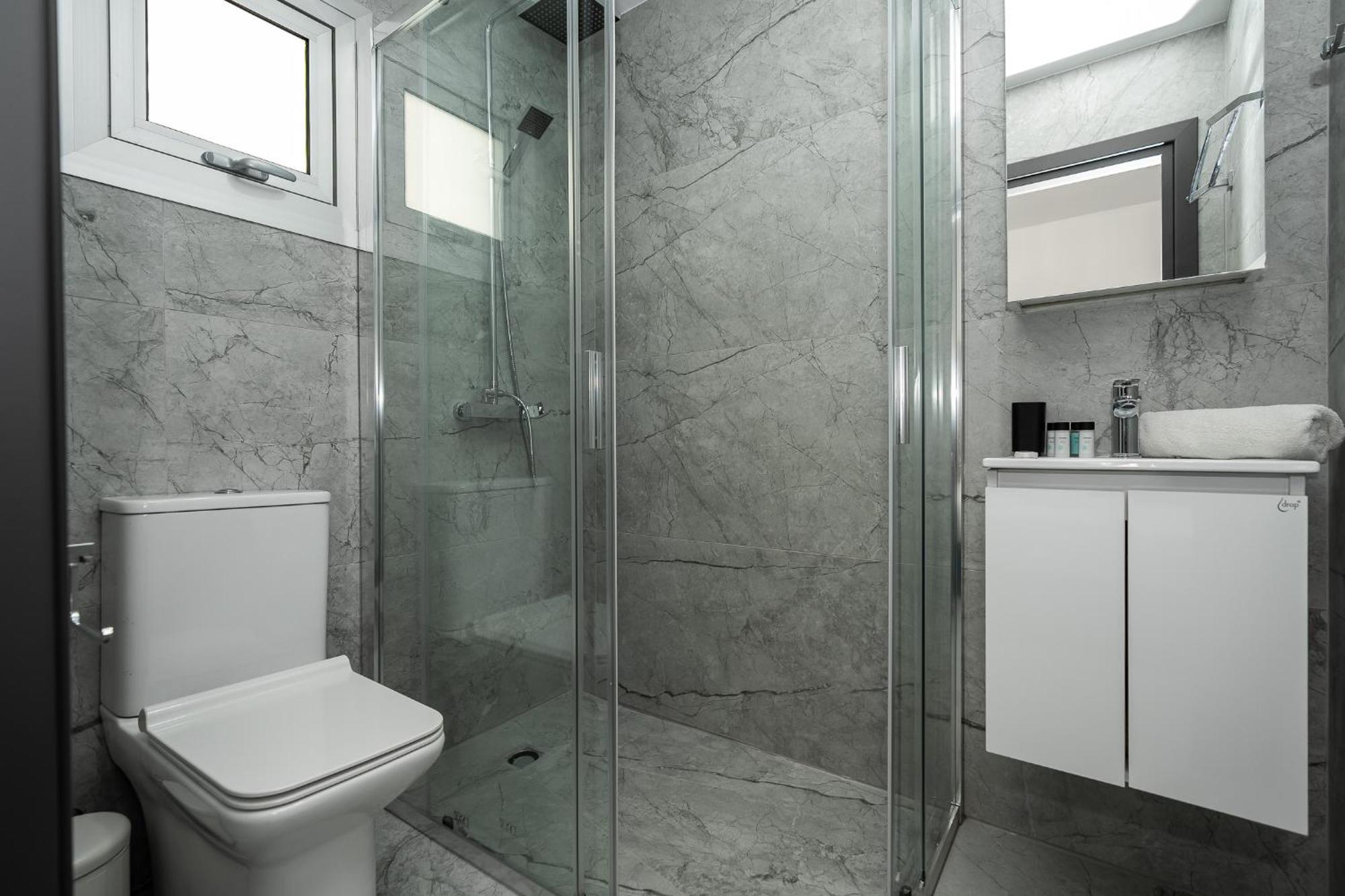 Spiros Luxury Ayía Nápa